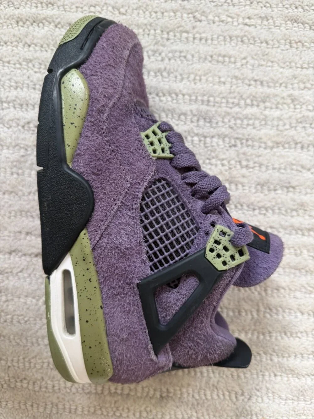 Retro Air Jordan 4 - Canyon Purple - Women 7 / Kids 5.5